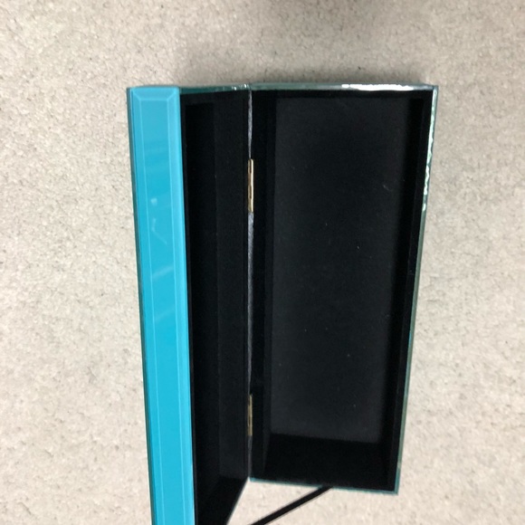 Adorable Glass jewelry box/storage - Picture 3 of 3